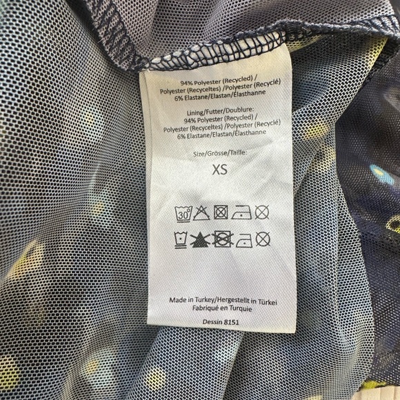 Baum and Pfergarten semi-sheer floral turtleneck - Picture 5 of 5